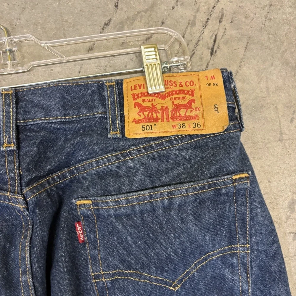 Levi's 501 Jeans Men's 35 x 33 Blue Button Fly Cotton Americana Denim 5 Pocket